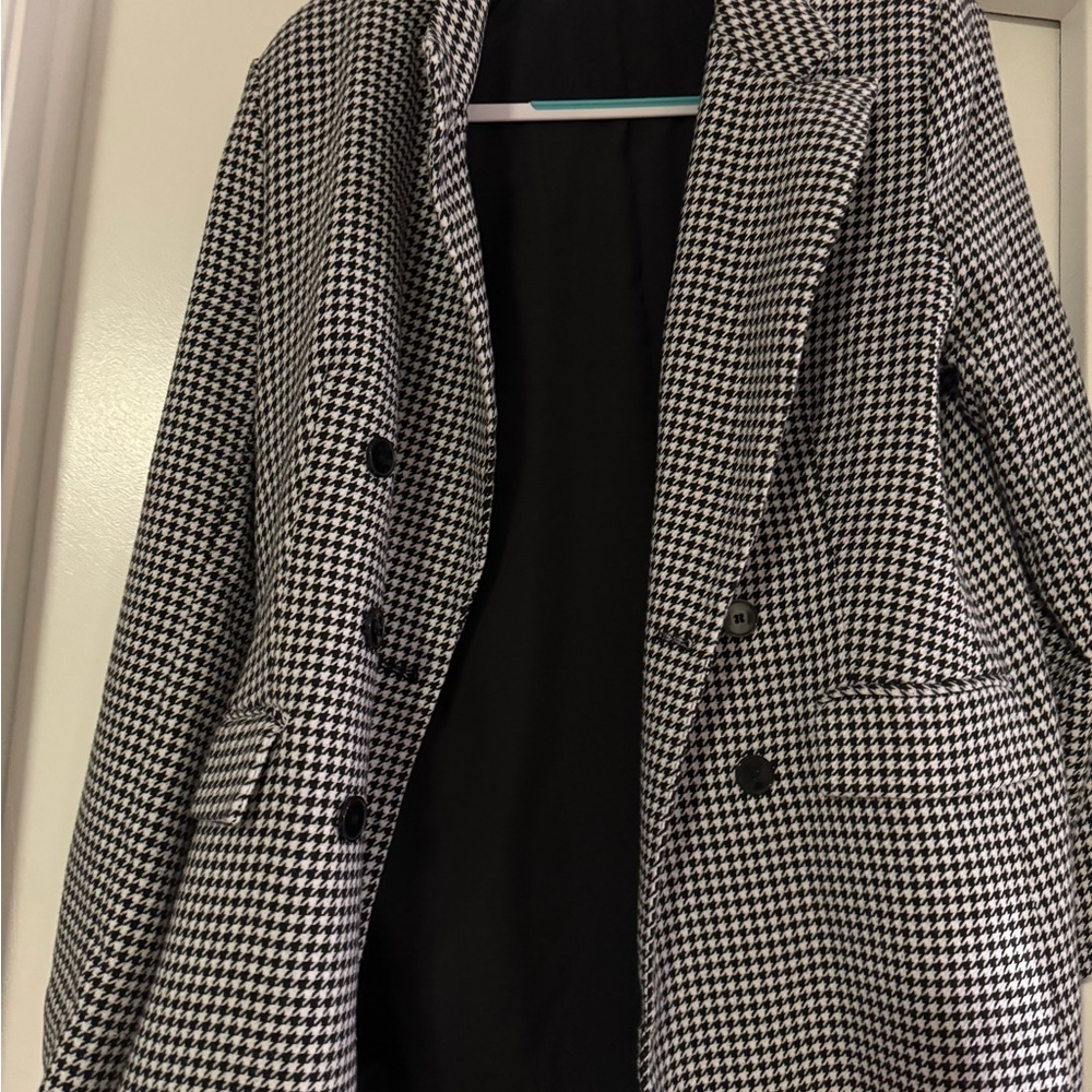 Classic Black and White Houndstooth Women's Blazer